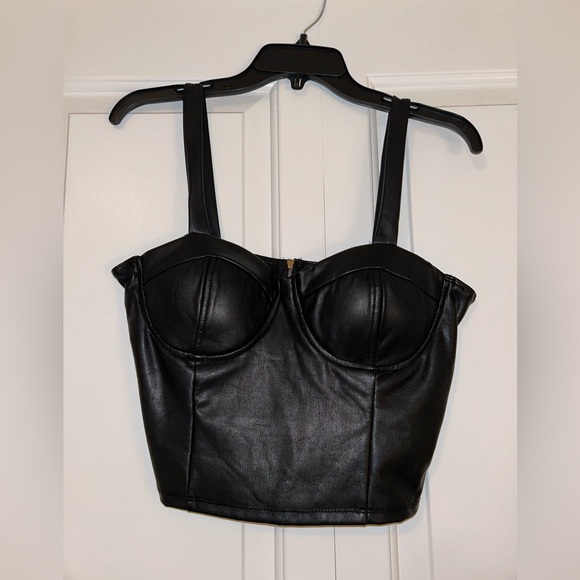 Black faux leather crop top - Picture 1 of 1